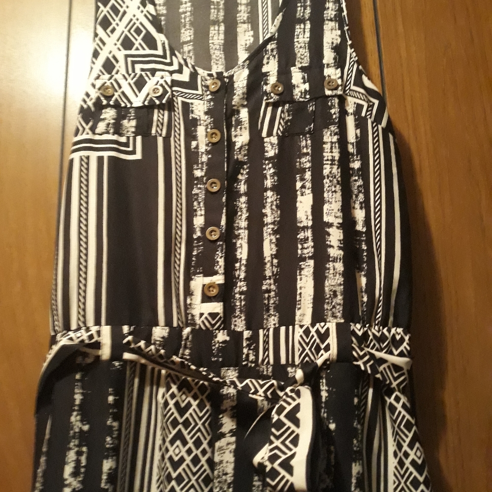 Patterned Jumpsuit - Picture 3 of 4